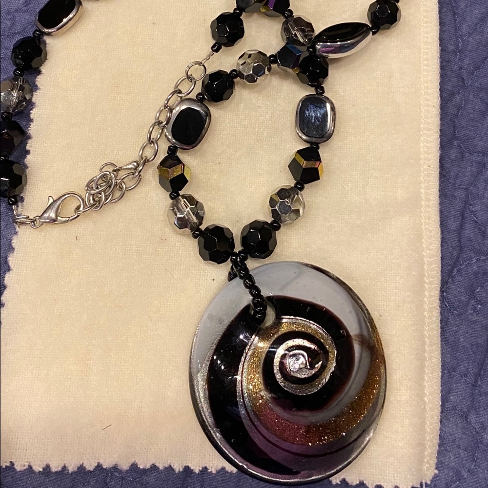 Beaded necklace with glass pendant